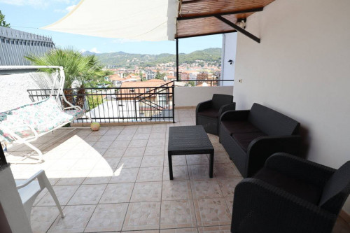 VILLETTA A SCHIERA in vendita a Andora