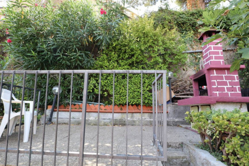 VILLETTA A SCHIERA in vendita a Andora