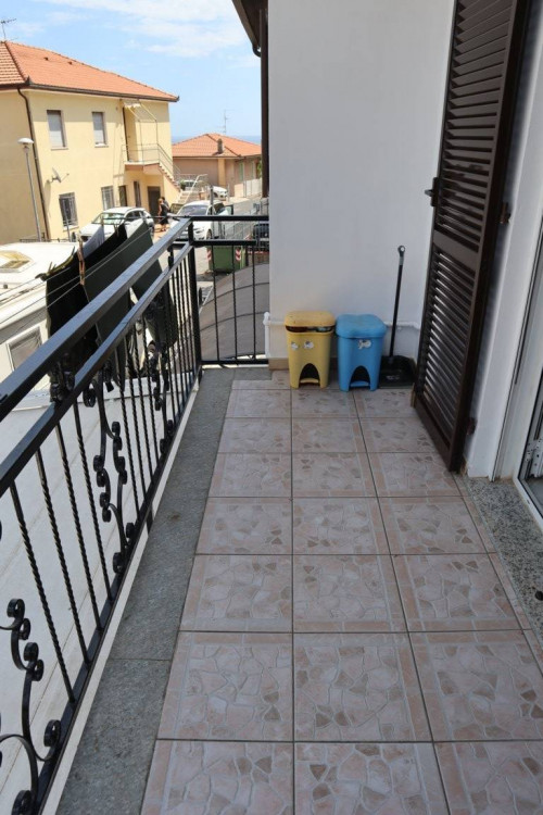 VILLETTA A SCHIERA in vendita a Andora