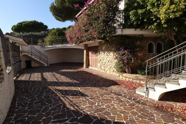 VILLA in vendita a Andora