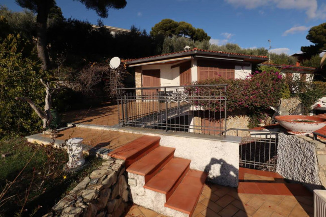 VILLA in vendita a Andora