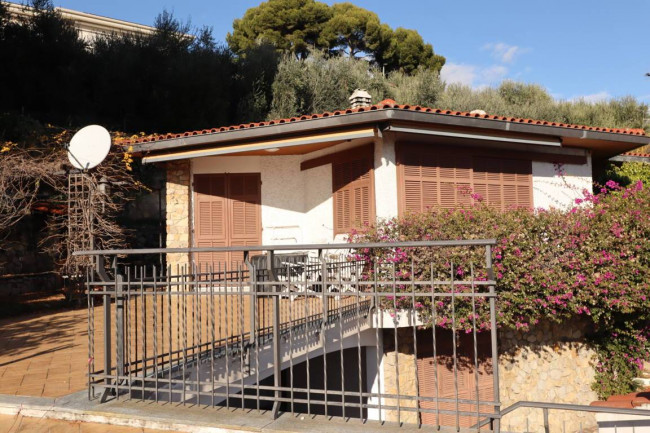 VILLA in vendita a Andora