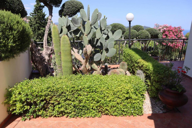 APPARTAMENTO IN VILLA in vendita a Andora