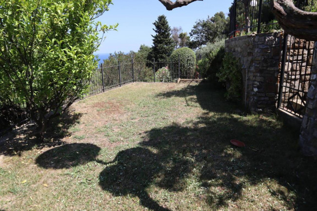 APPARTAMENTO IN VILLA in vendita a Andora