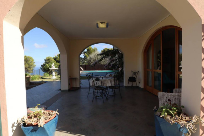 VILLA in vendita a Andora