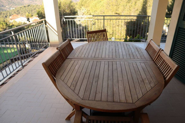 APPARTAMENTO IN VILLA in vendita a Andora