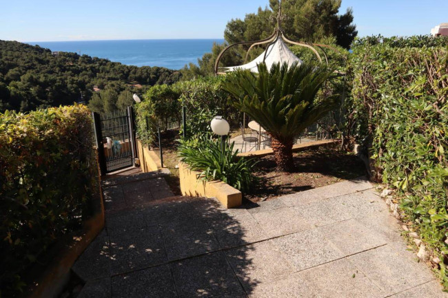 BILOCALE in vendita a Andora