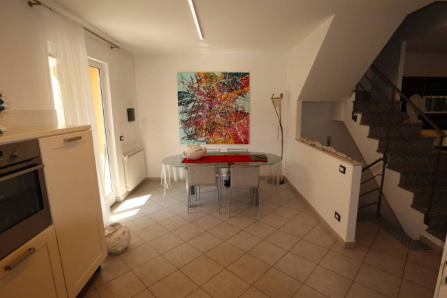 VILLA A SCHIERA in vendita a Andora