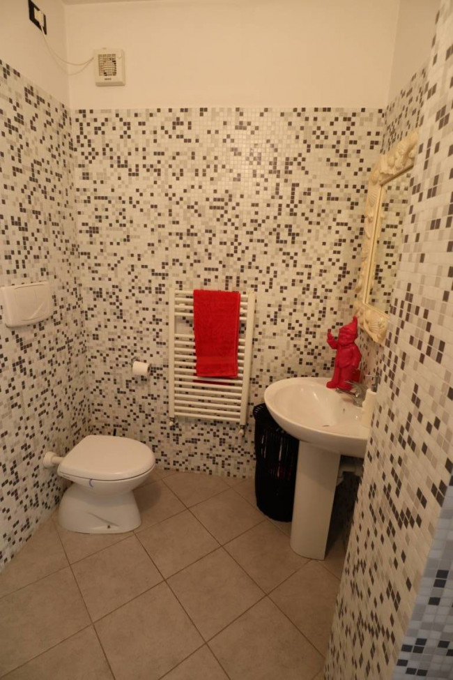 VILLA A SCHIERA in vendita a Andora