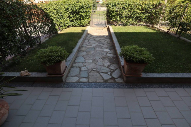 VILLA A SCHIERA in vendita a Andora