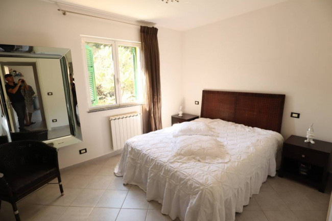 VILLA A SCHIERA in vendita a Andora