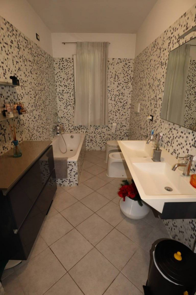 VILLA A SCHIERA in vendita a Andora