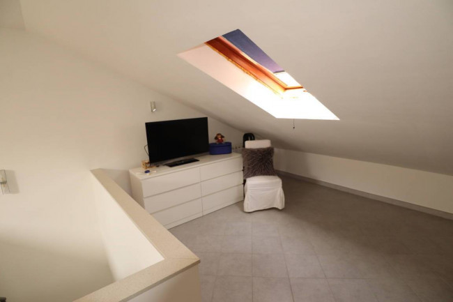 VILLA A SCHIERA in vendita a Andora