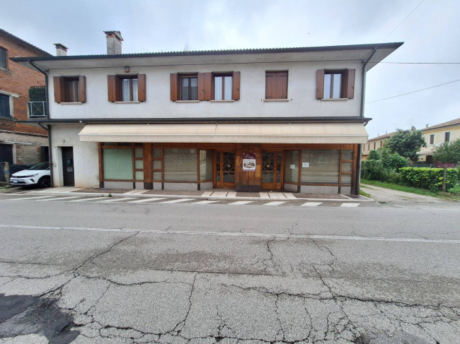 Fondo commerciale in vendita a Montebelluna (TV)