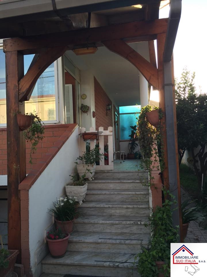 Villa GIUGLIANO IN CAMPANIA vendita  Varcaturo  Immobiliare Sud Italia