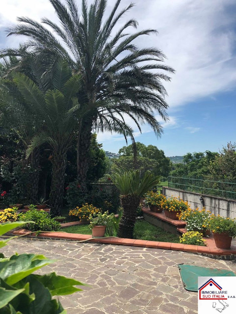 Villa GIUGLIANO IN CAMPANIA vendita  Licola  Immobiliare Sud Italia