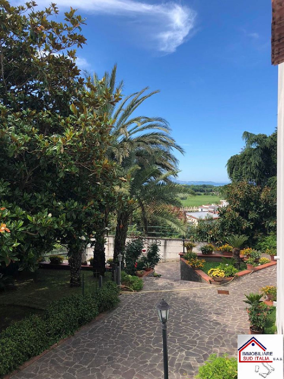 Villa GIUGLIANO IN CAMPANIA vendita  Licola  Immobiliare Sud Italia