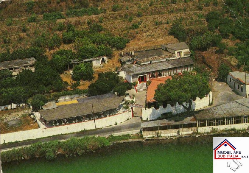 Negozio - Loc.Com. POZZUOLI vendita  Lucrino  Immobiliare Sud Italia