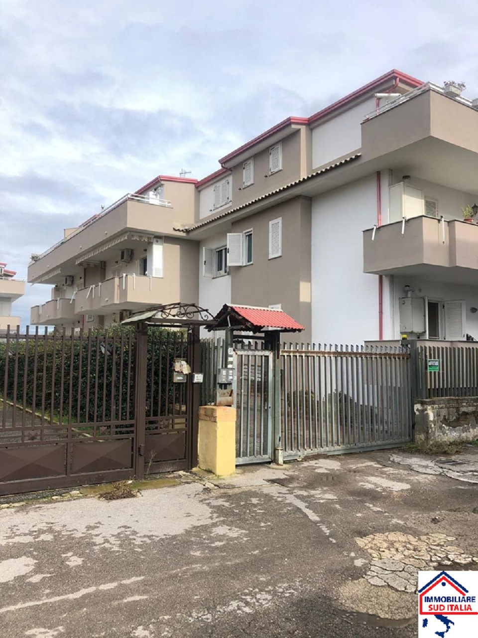 Appartamento GIUGLIANO IN CAMPANIA vendita  Lago Patria  Immobiliare Sud Italia