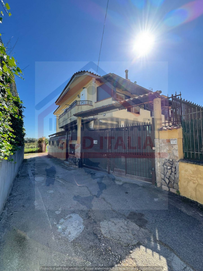 Villa in vendita a Varcaturo, Giugliano In Campania (NA)