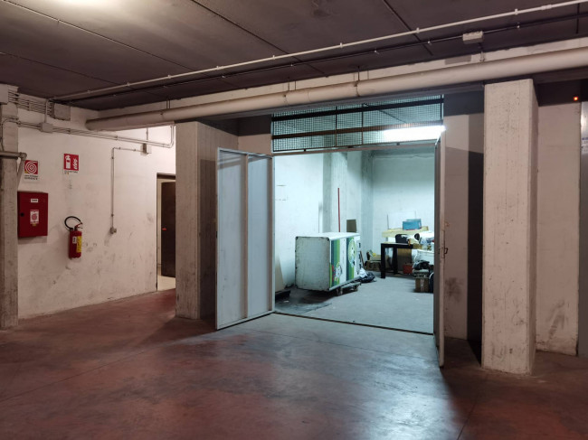 Box o garage in vendita a Bari