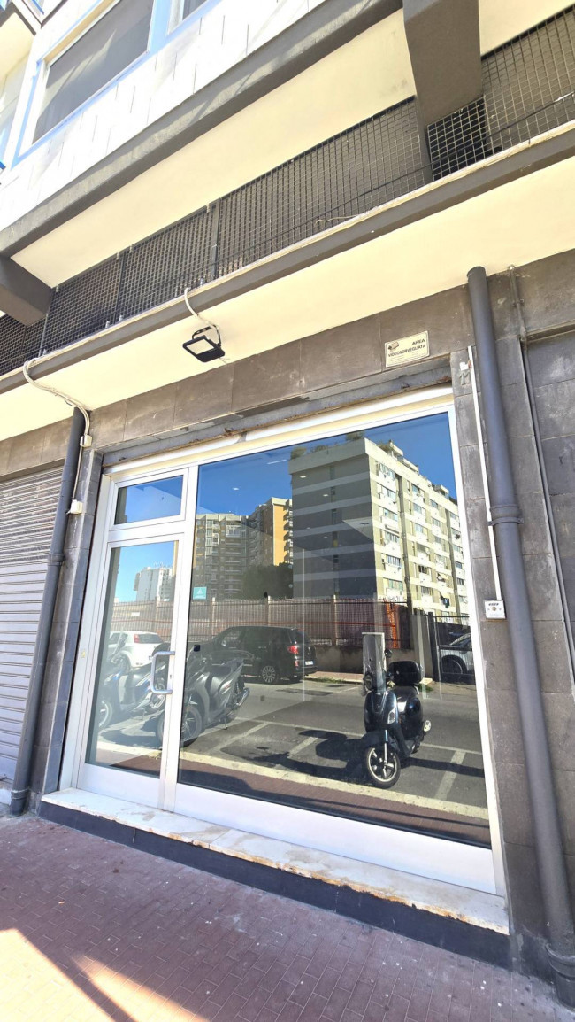 Locale commerciale in affitto a Bari