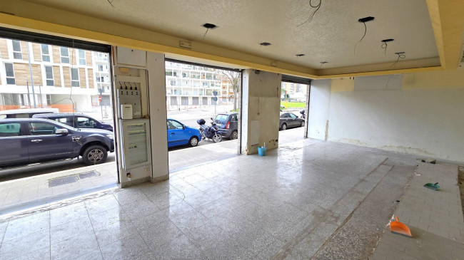 Locale commerciale in affitto a Bari