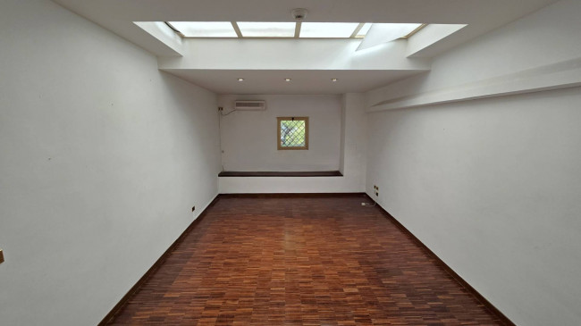 Capannone in vendita a Casamassima