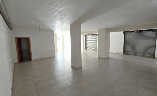 Locale commerciale in affitto a Bari
