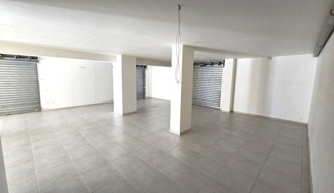 Locale commerciale in affitto a Bari