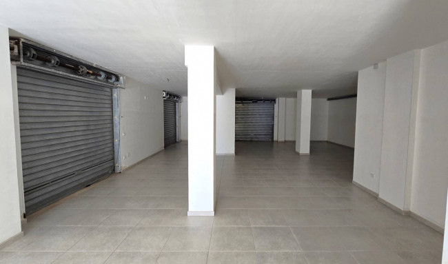 Locale commerciale in affitto a Bari