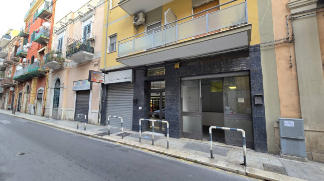 Locale commerciale in affitto a Bari