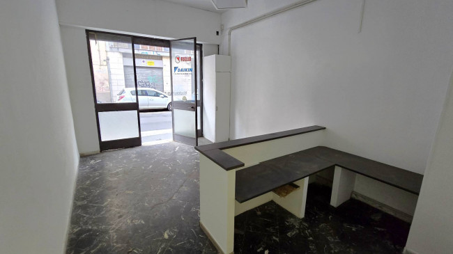 Locale commerciale in affitto a Bari