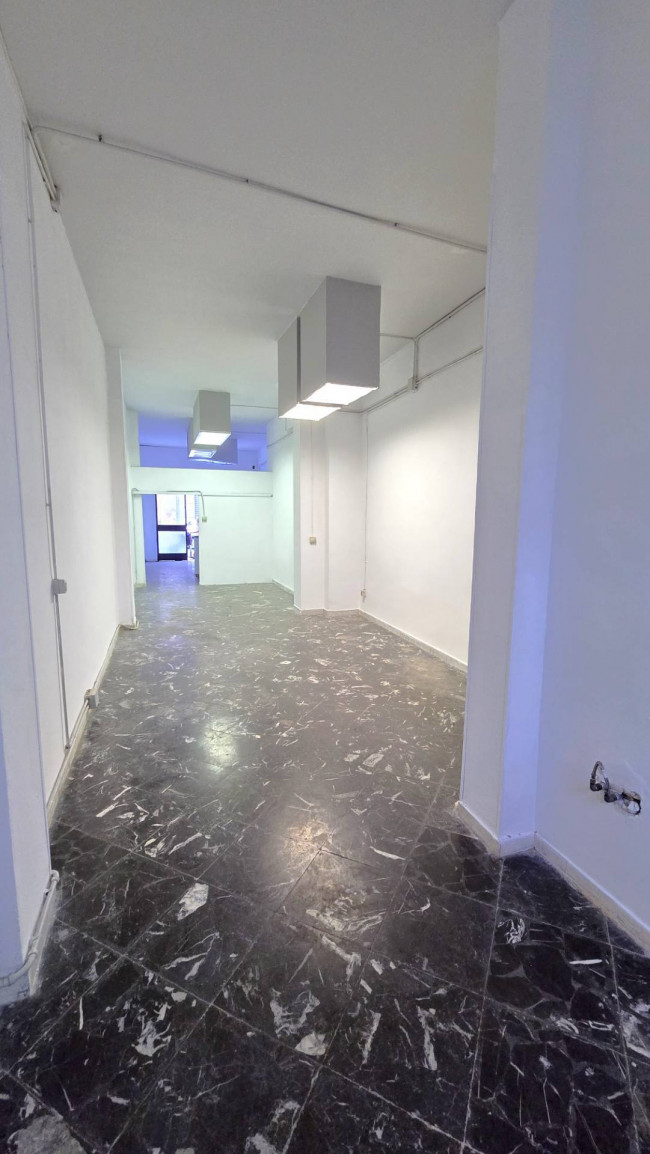 Locale commerciale in affitto a Bari