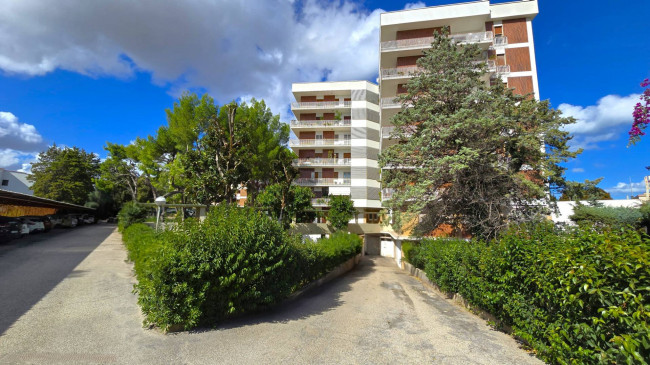 Deposito in vendita a Bari