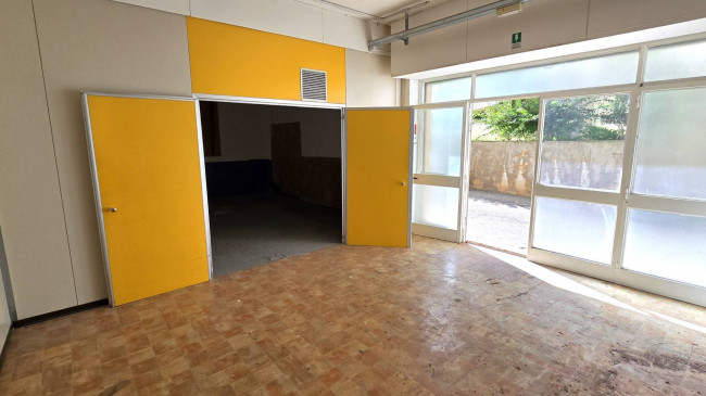 Deposito in vendita a Bari