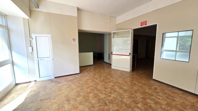 Deposito in vendita a Bari