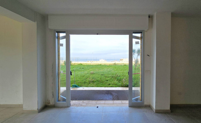 Locale commerciale in affitto a Bari