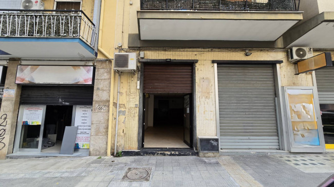 Locale commerciale in affitto a Bari