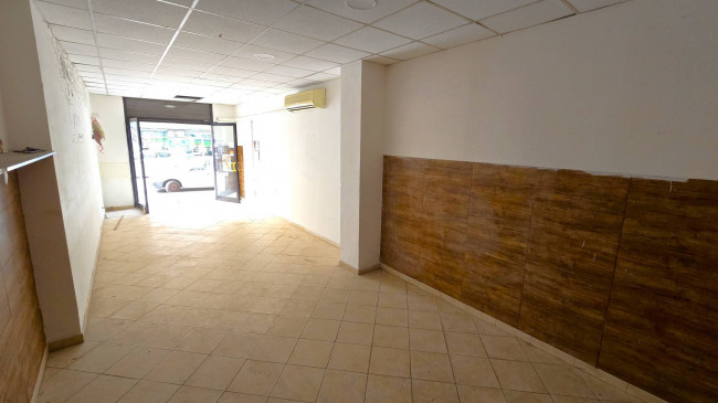Locale commerciale in affitto a Bari