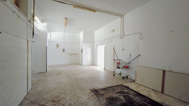 Locale commerciale in affitto a Bari