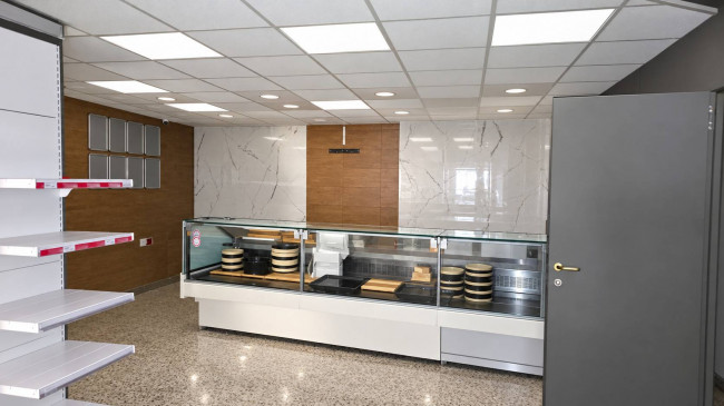 Locale commerciale in affitto a Bari