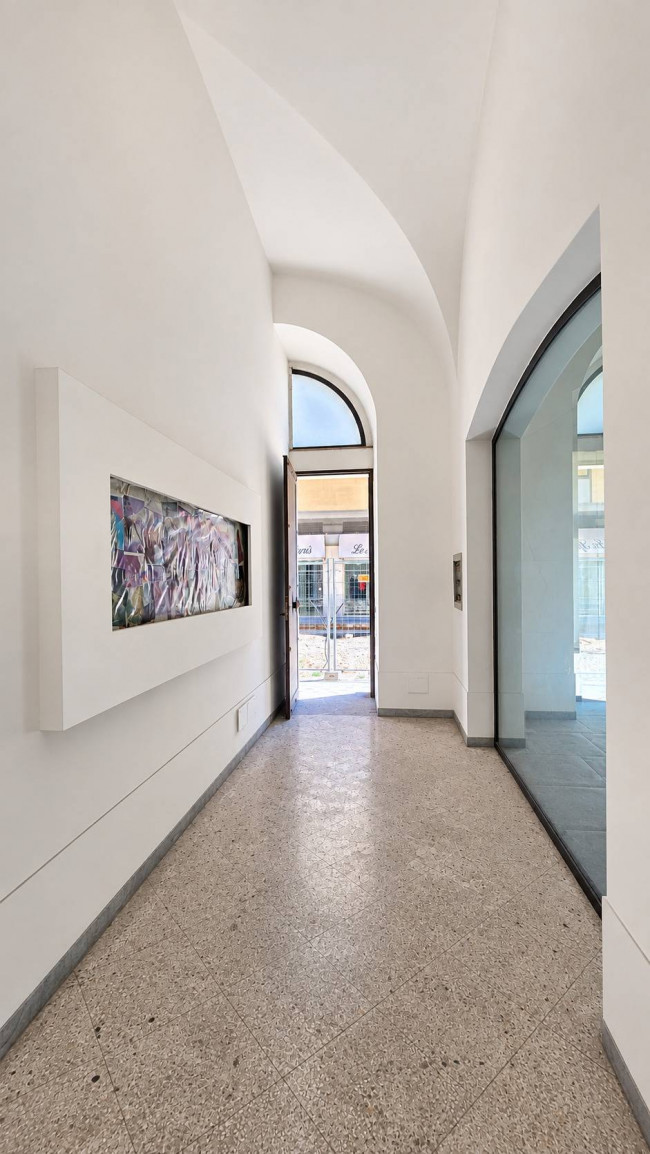 Locale commerciale in vendita a Bari