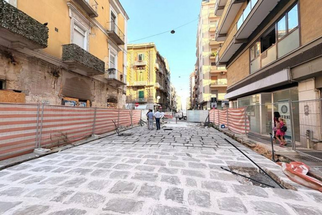 Locale commerciale in vendita a Bari