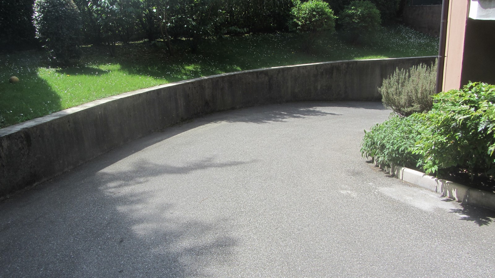 Box auto - Posto auto VARESE affitto  Biumo  Studio Bignardi-Pre Immobiliare