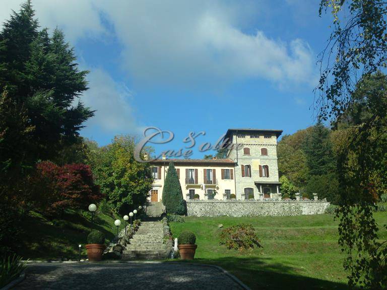 villa in Via Bronno a Como