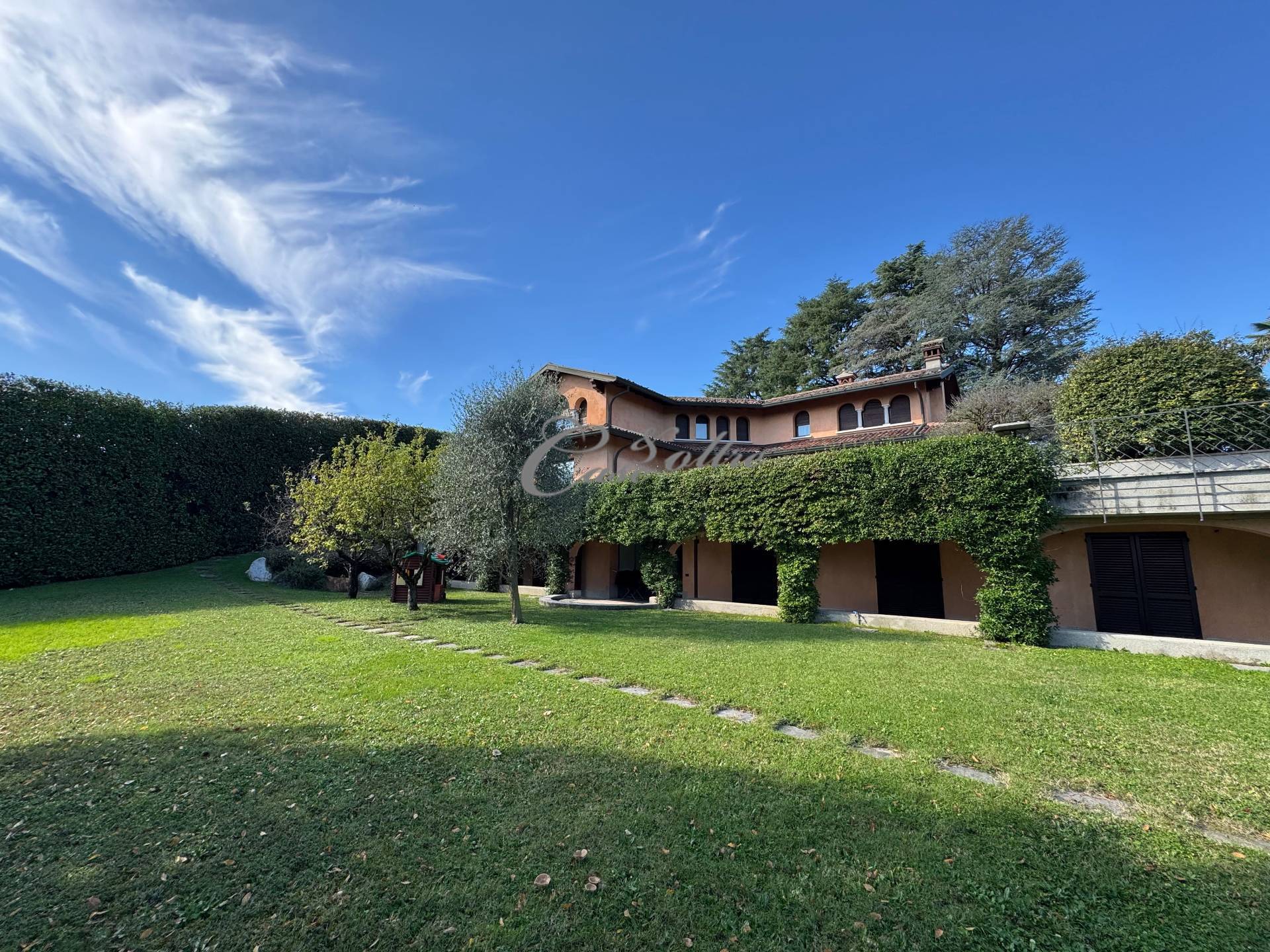 Villa in vendita a Cantù (CO)