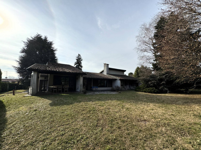 Villa in vendita a Carimate (CO)
