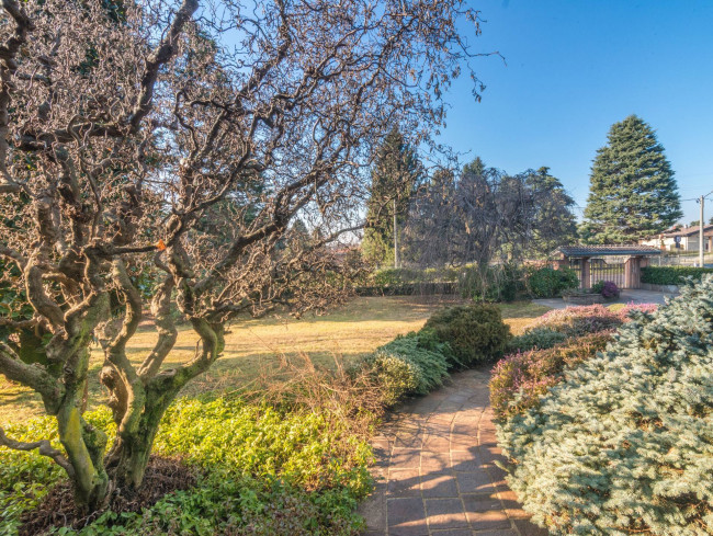 Villa in vendita a Fenegrò (CO)