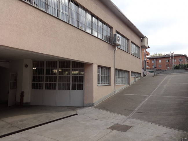Capannone in vendita a Varese